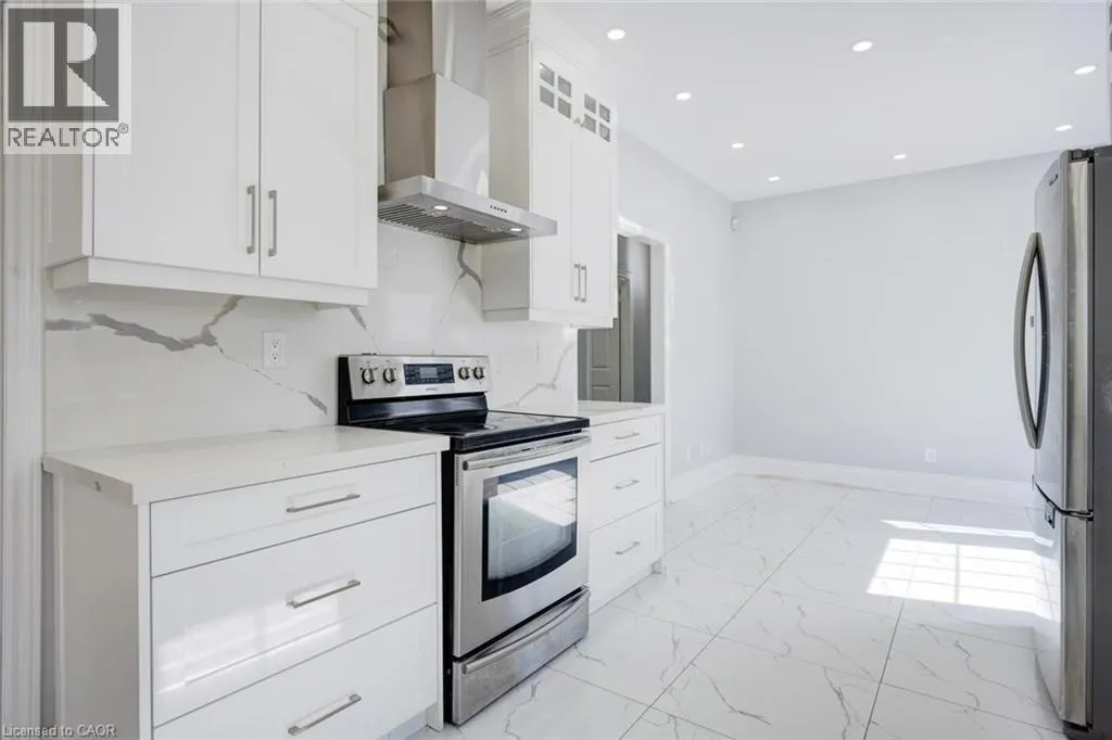 12 LARKDALE Terrace