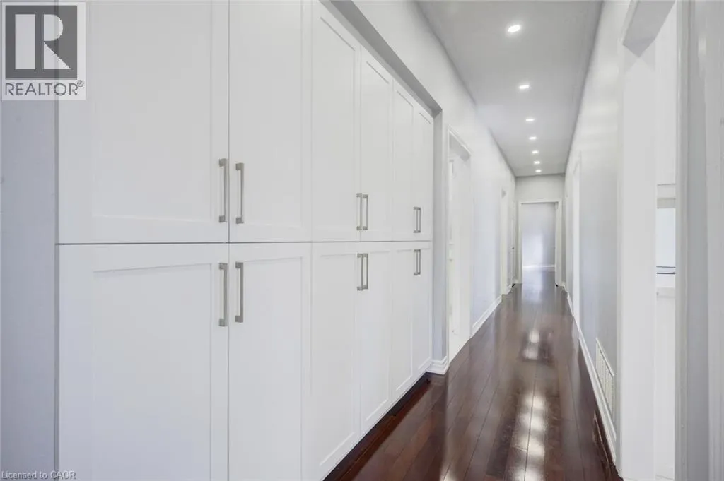 12 LARKDALE Terrace