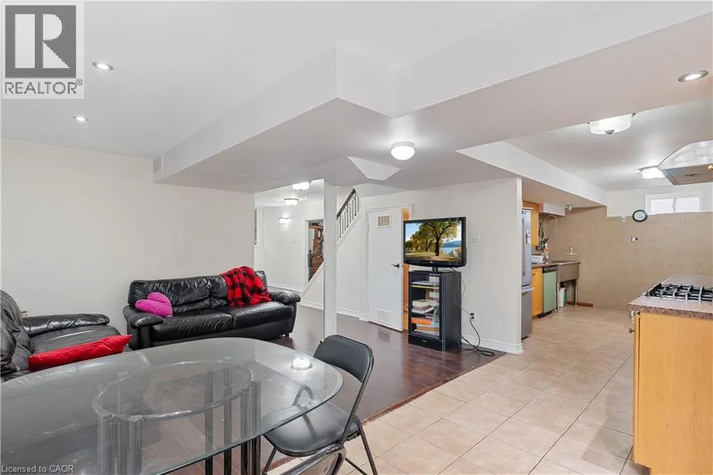 6356 NEWCOMBE Drive