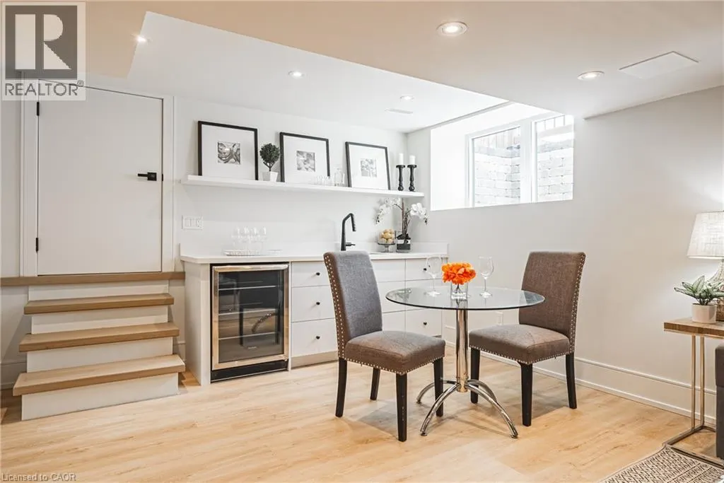 202 QUEEN Street W
