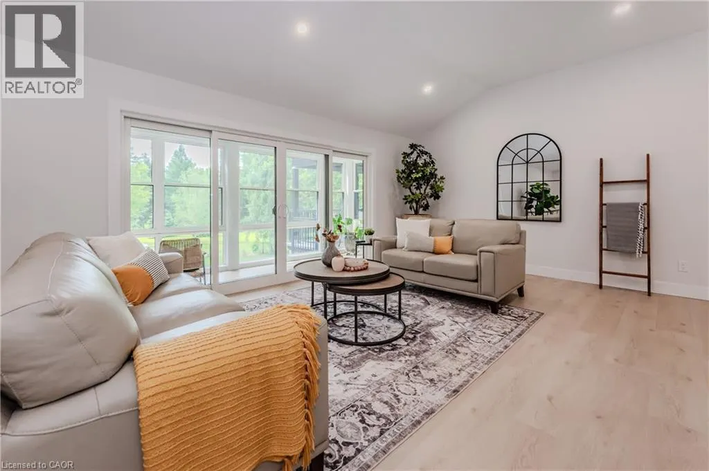 195 RIVERBANK Drive