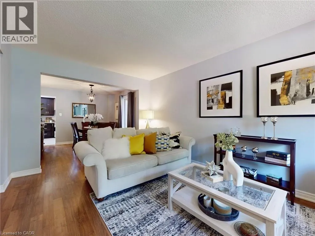 4026 RENFREW Crescent