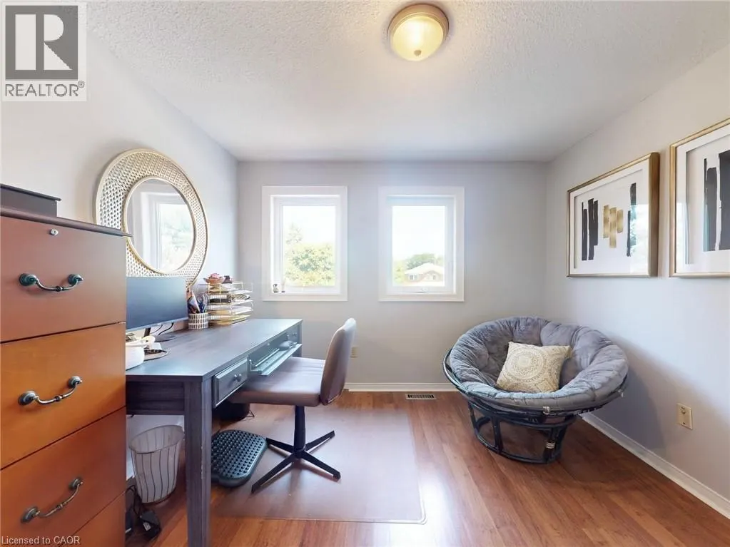 4026 RENFREW Crescent