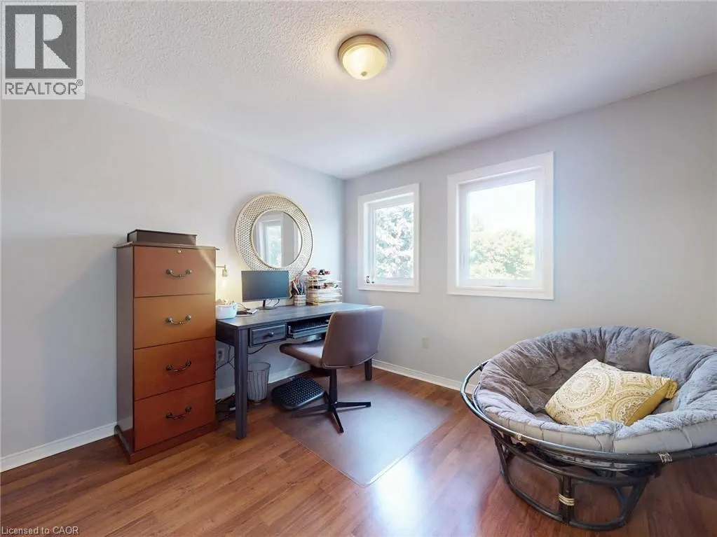 4026 RENFREW Crescent