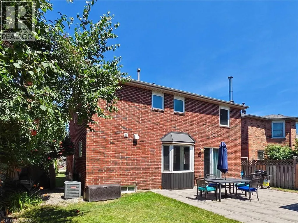 4026 RENFREW Crescent