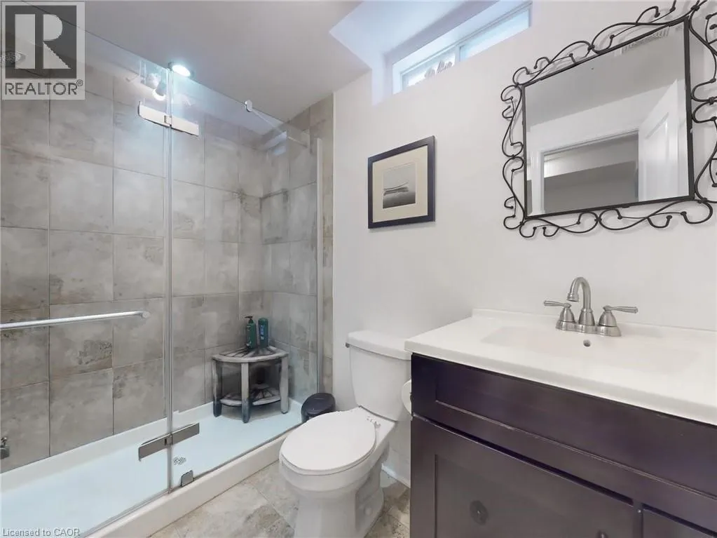 4026 RENFREW Crescent