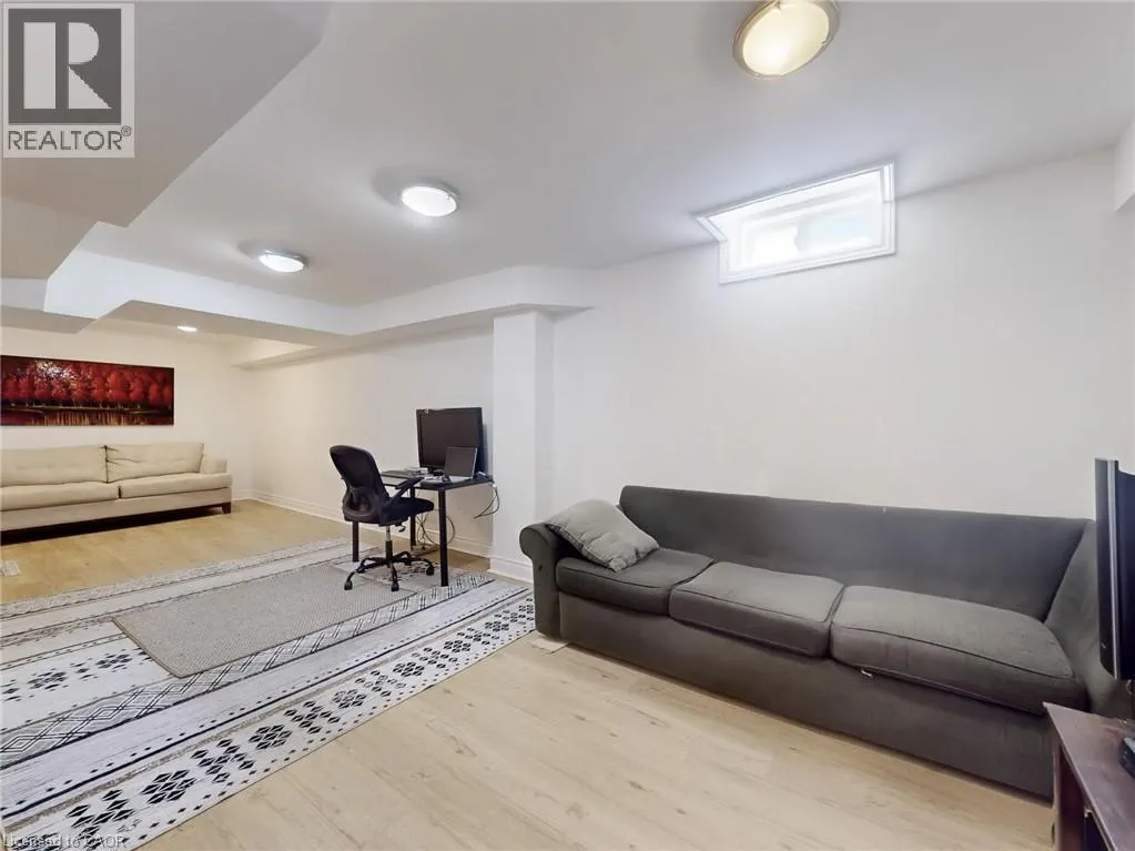 4026 RENFREW Crescent