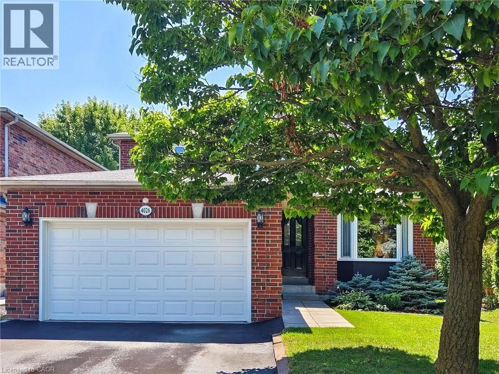 4026 RENFREW Crescent