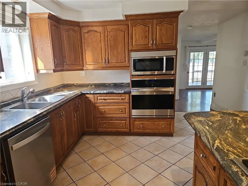 26 FIFTH Avenue Unit# UPPER, #UPPER