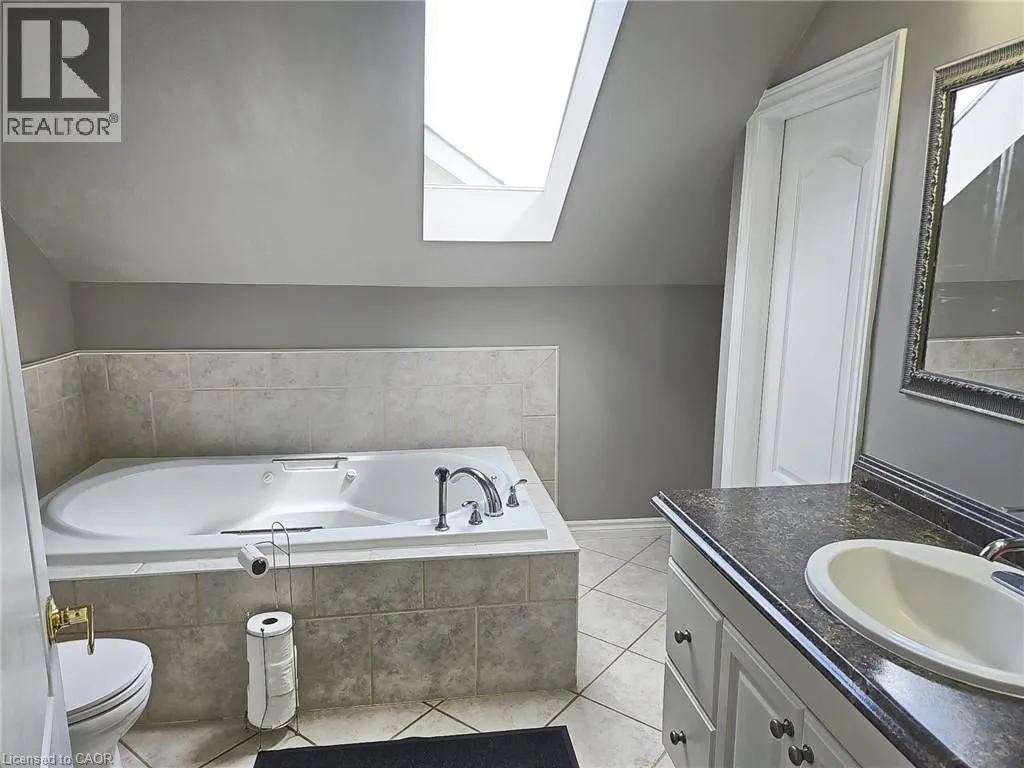 26 FIFTH Avenue Unit# UPPER, #UPPER