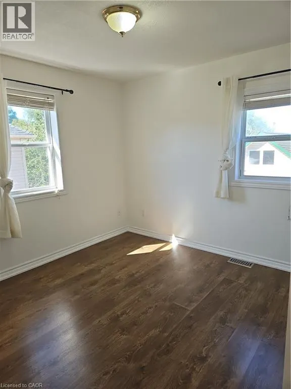 26 FIFTH Avenue Unit# UPPER, #UPPER