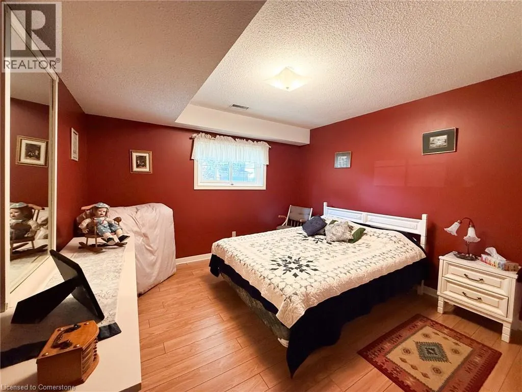 115 LYNNDALE Road