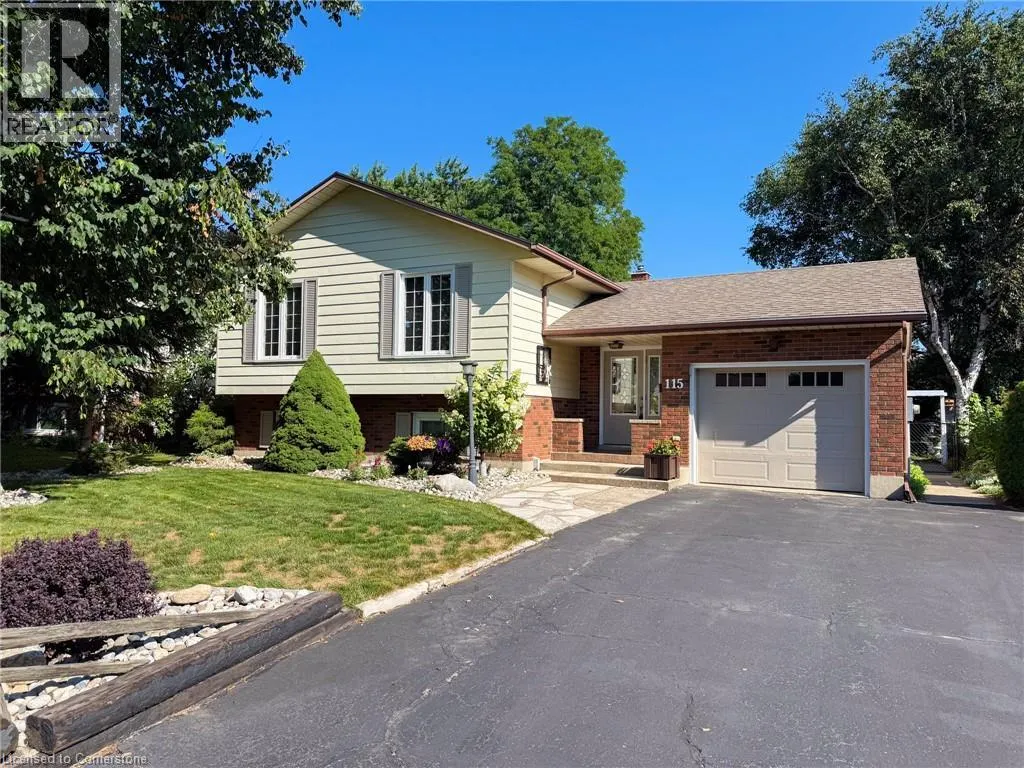 115 LYNNDALE Road