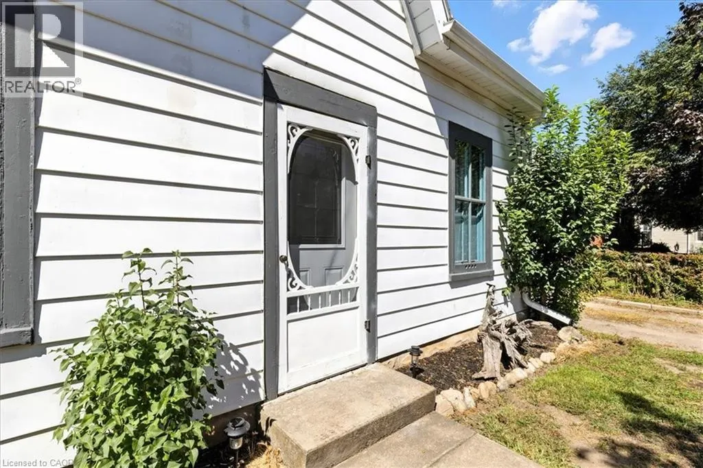 92 FRANCIS Street