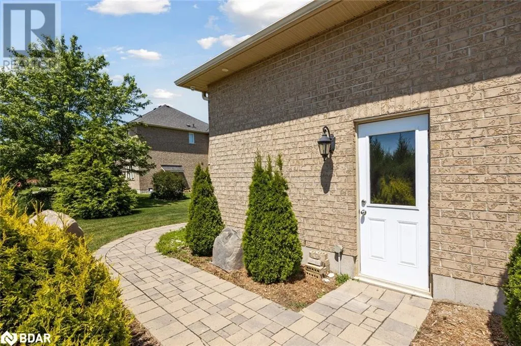 66 STONESTHROW Crescent