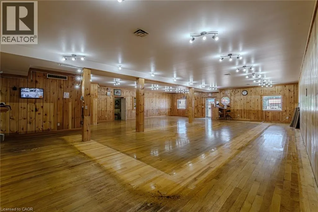 316 QUEENSWAY W