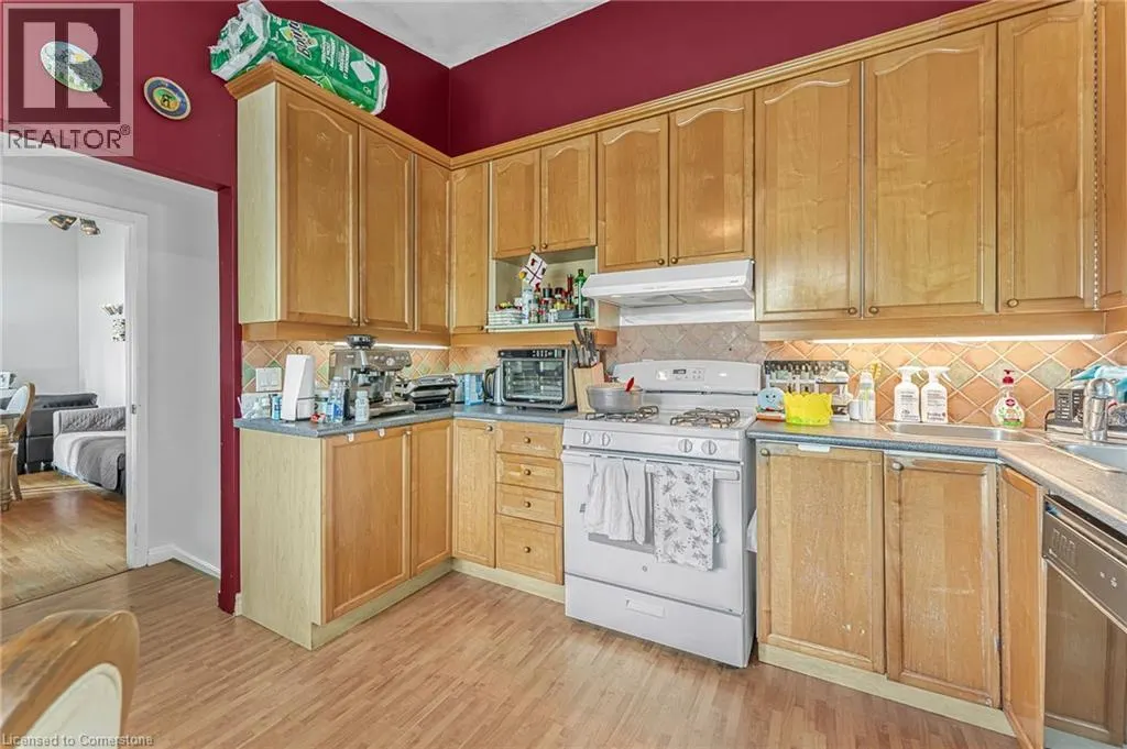 611 PINEGROVE Road