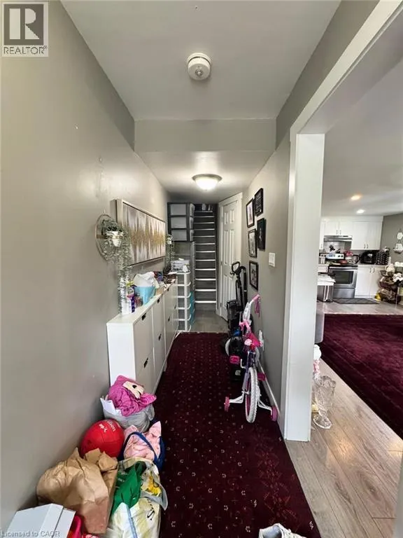 328 CENTRE Street S