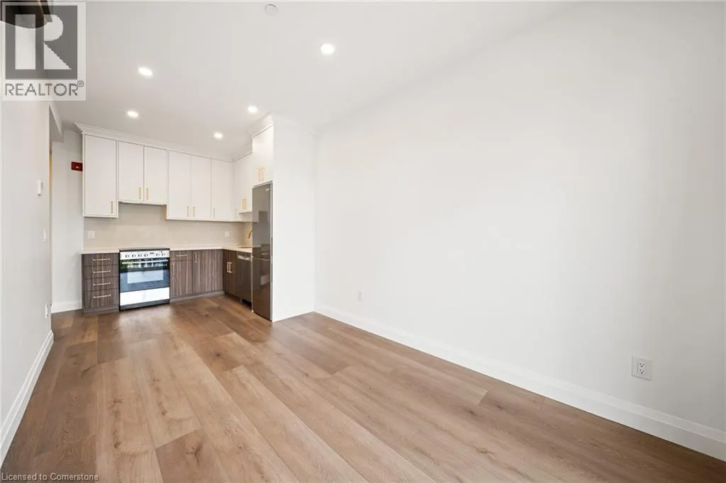 153 MAIN Street E Unit# 6, #6