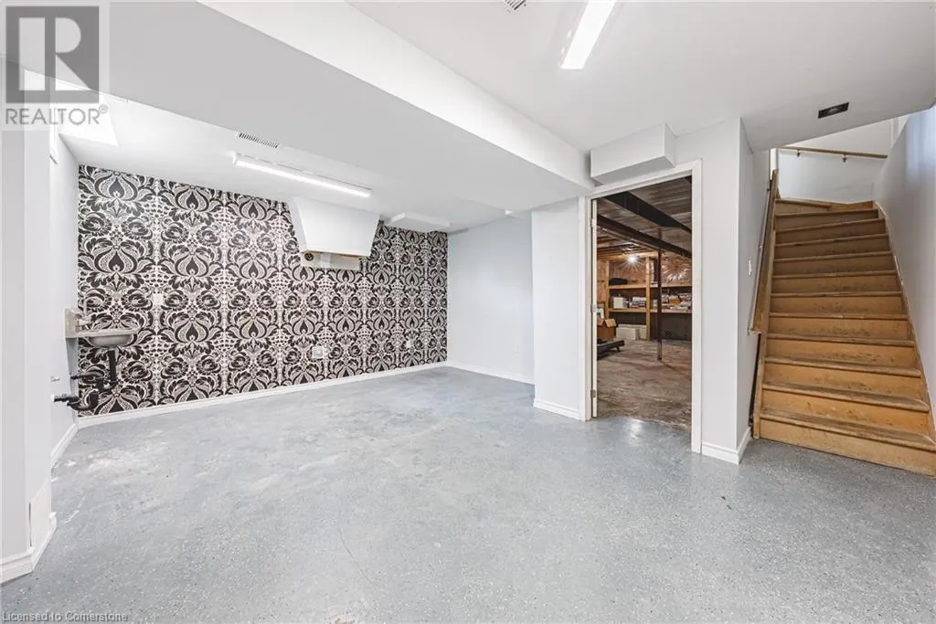 4492 WELTMAN Way