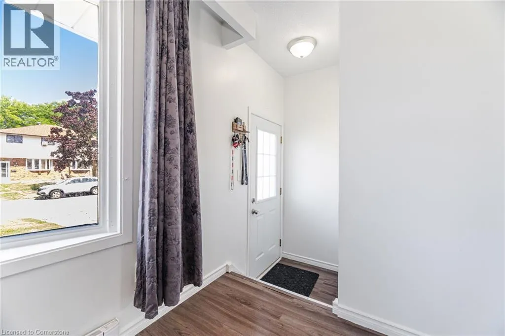 244 KINMOUNT Crescent