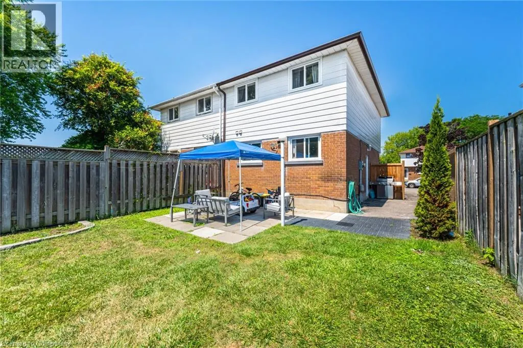 244 KINMOUNT Crescent