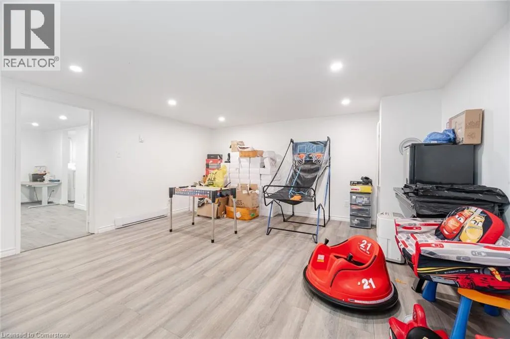 244 KINMOUNT Crescent