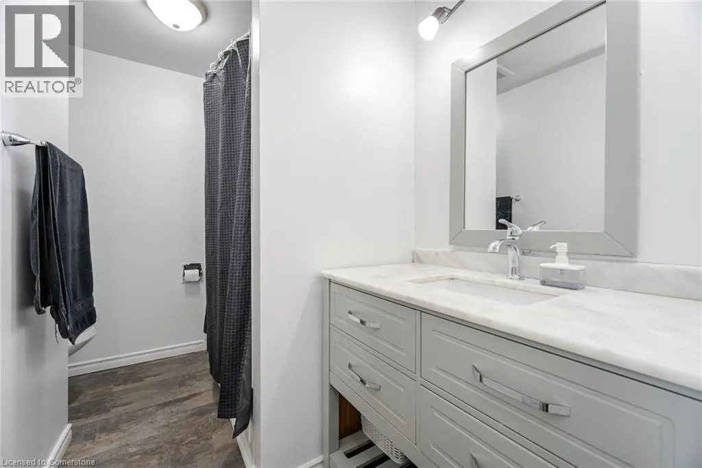 244 KINMOUNT Crescent