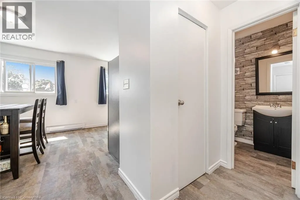 244 KINMOUNT Crescent
