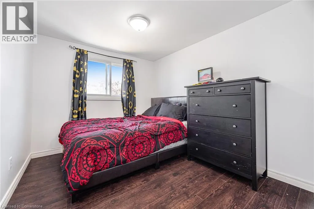 244 KINMOUNT Crescent