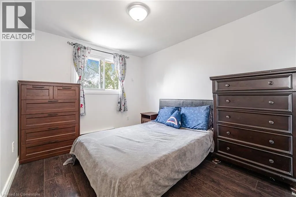 244 KINMOUNT Crescent