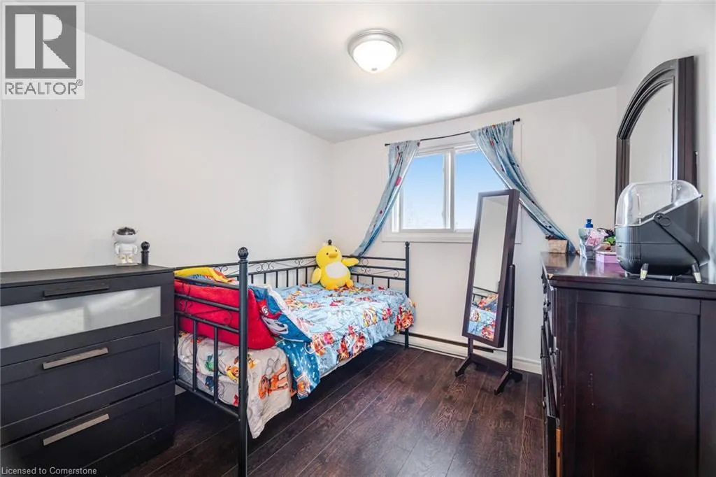 244 KINMOUNT Crescent