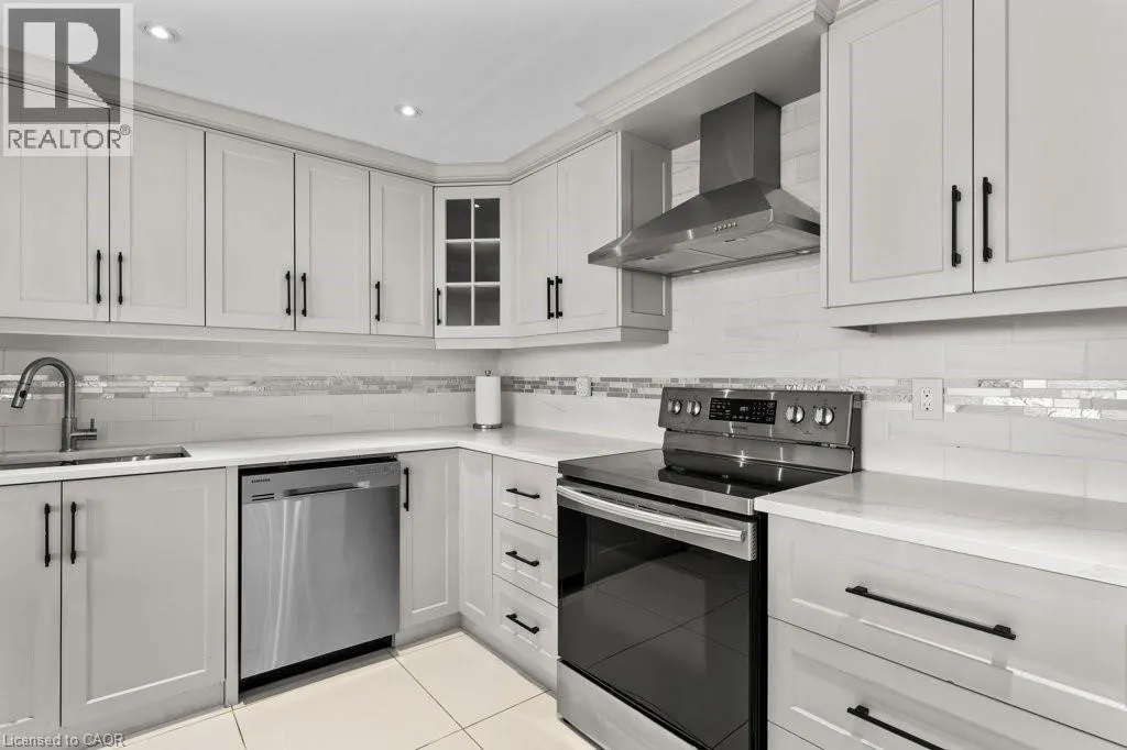 40 HARRISFORD Street Unit# 305, #305