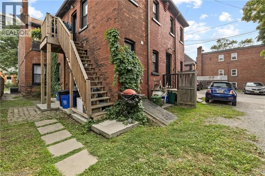 188-190 CAROLINE Street S
