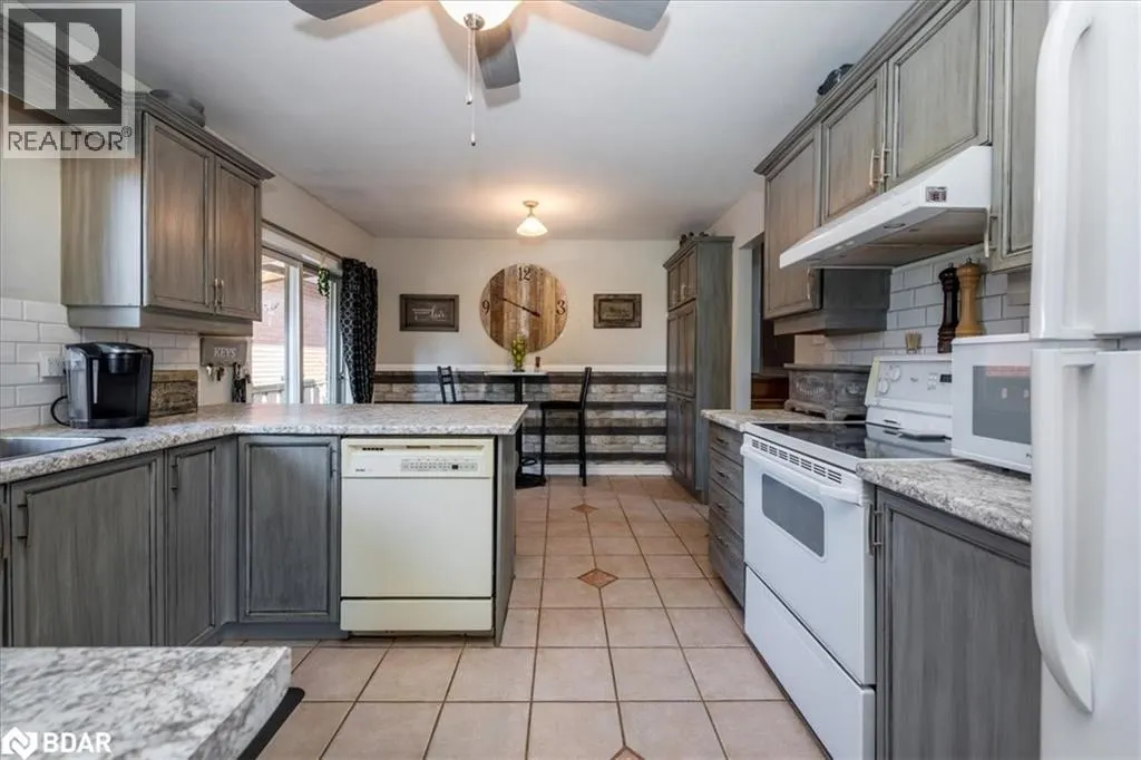 114 CHIEFTAIN Crescent