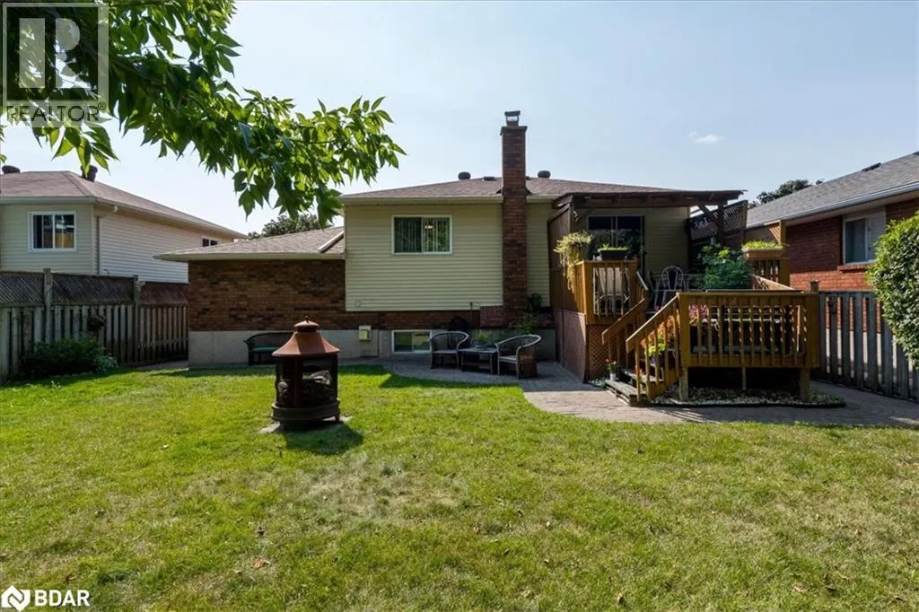 114 CHIEFTAIN Crescent