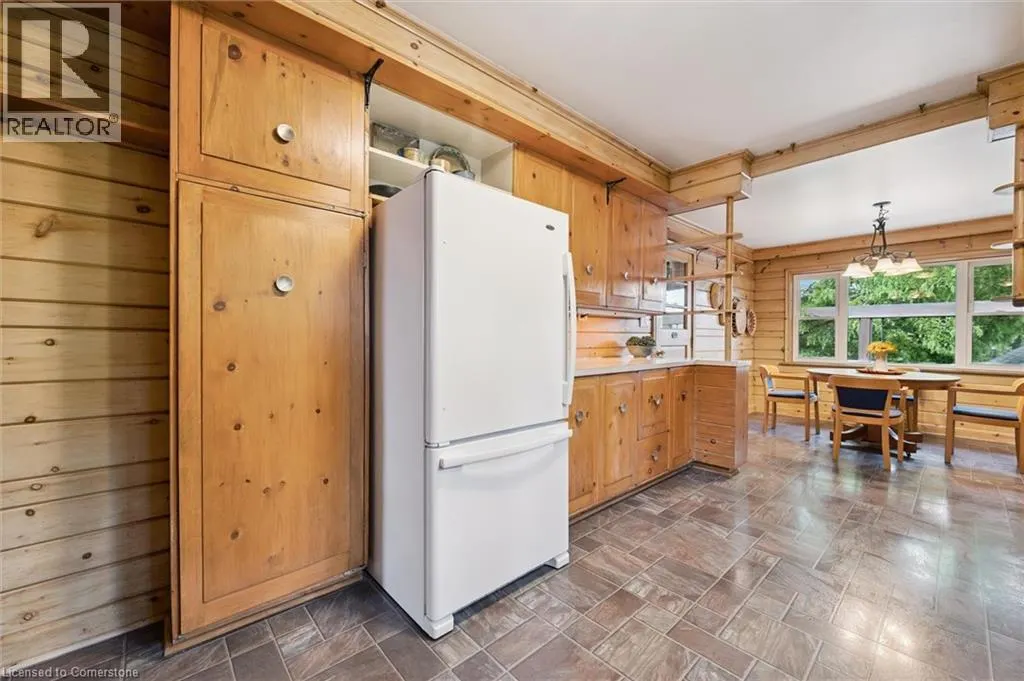 688 ROCKWAY Drive