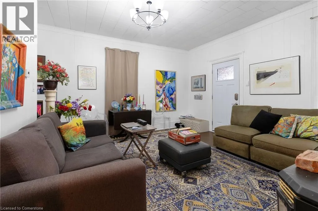 21 CHAPMAN Street W