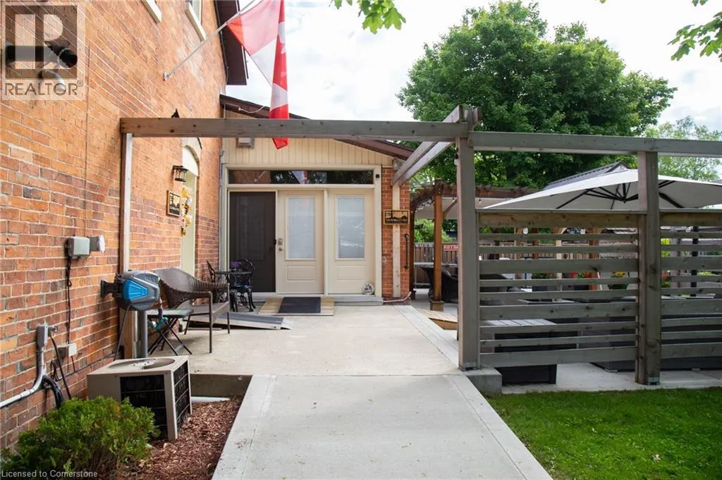 21 CHAPMAN Street W