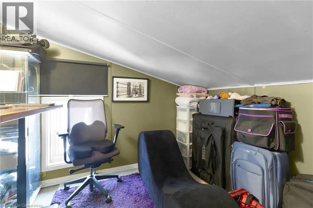 21 CHAPMAN Street W