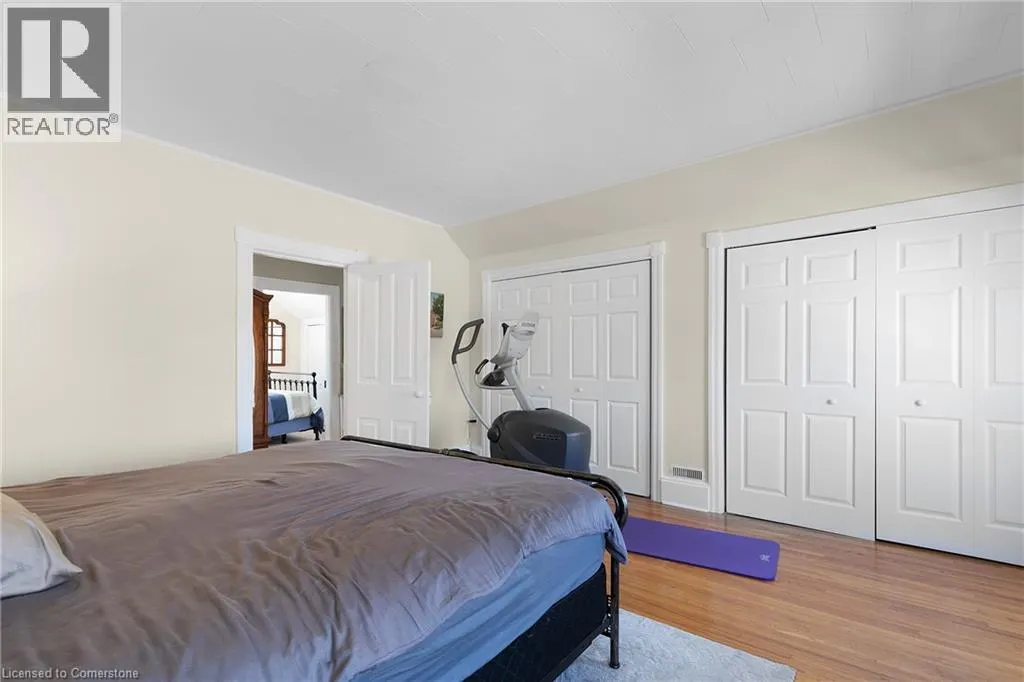 21 CHAPMAN Street W