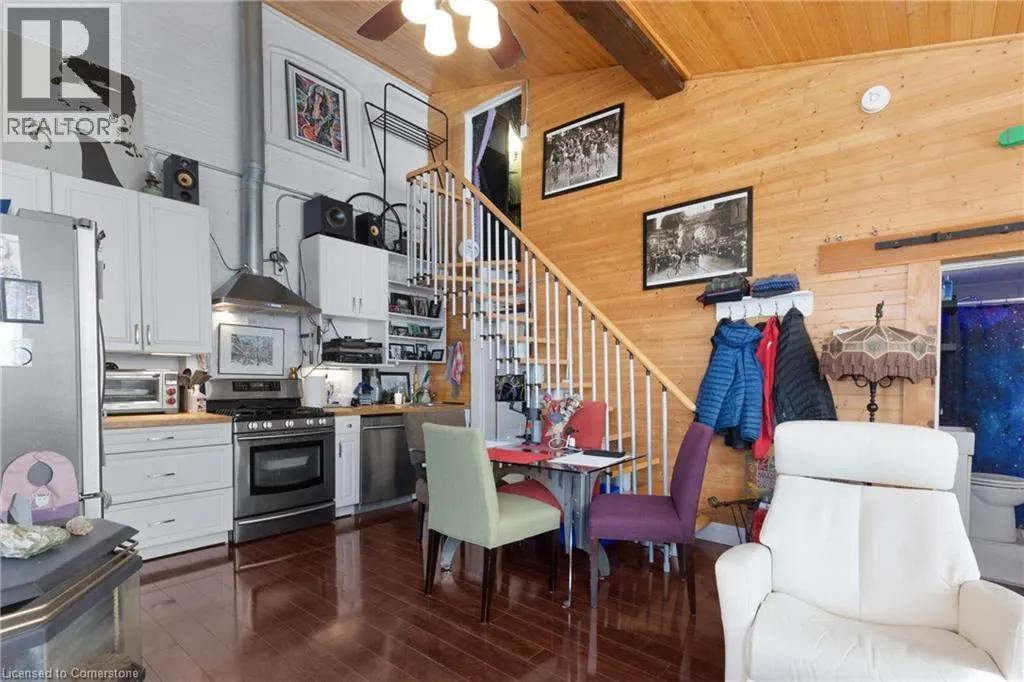 21 CHAPMAN Street W