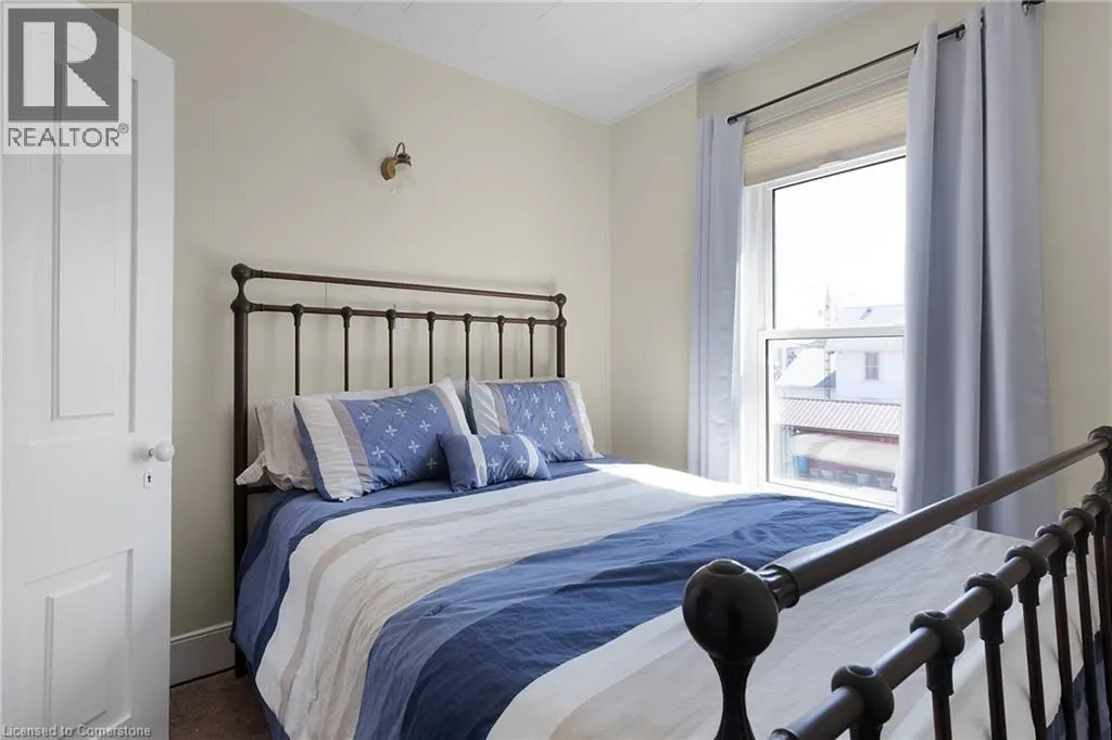 21 CHAPMAN Street W