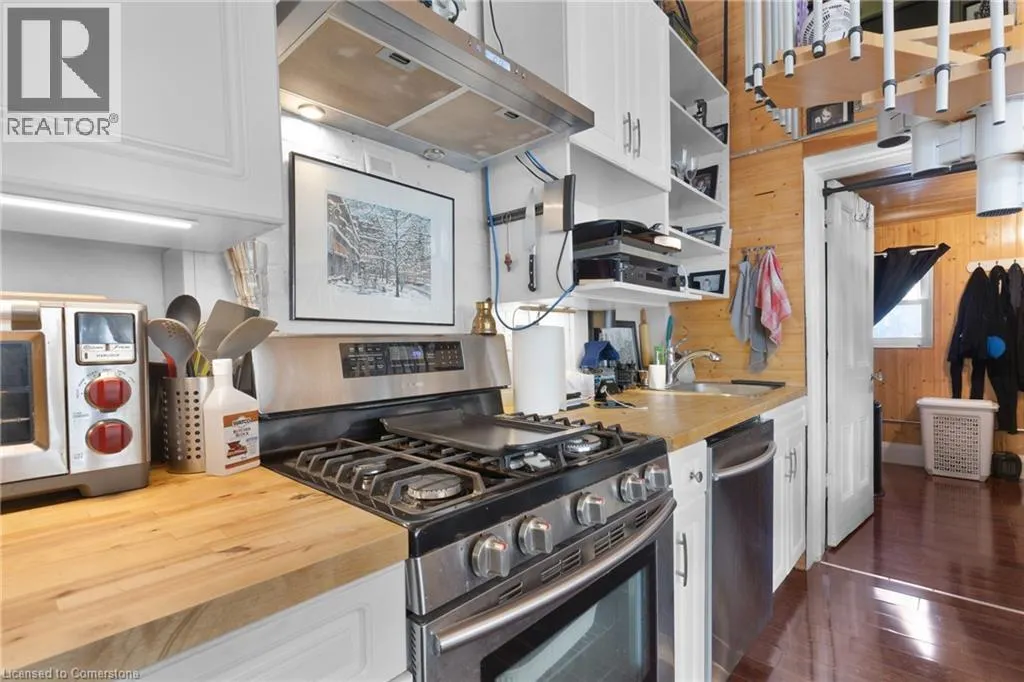 21 CHAPMAN Street W