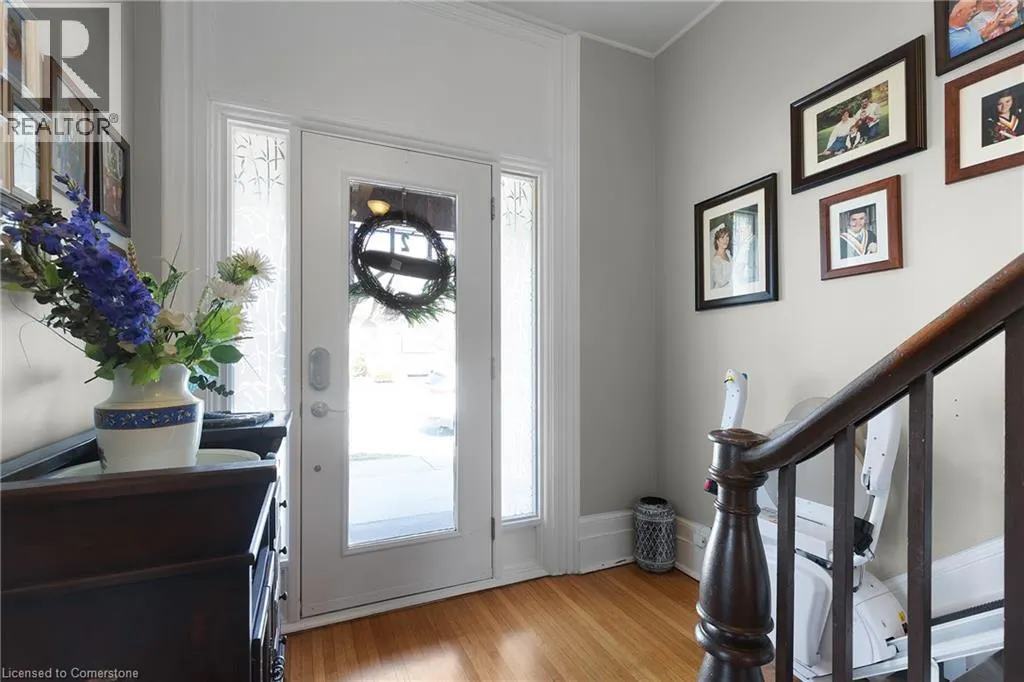 21 CHAPMAN Street W