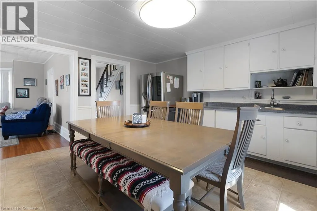 21 CHAPMAN Street W