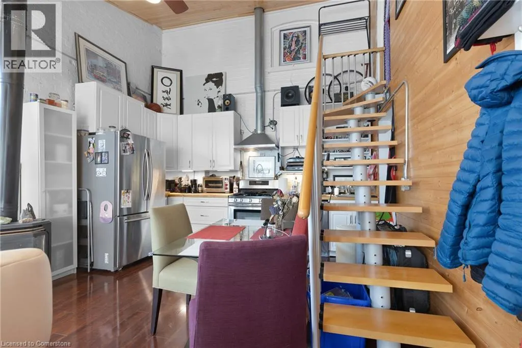 21 CHAPMAN Street W