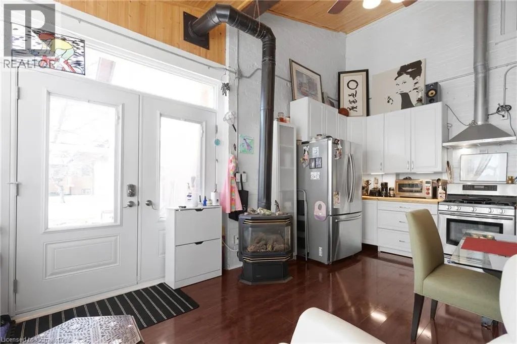 21 CHAPMAN Street W