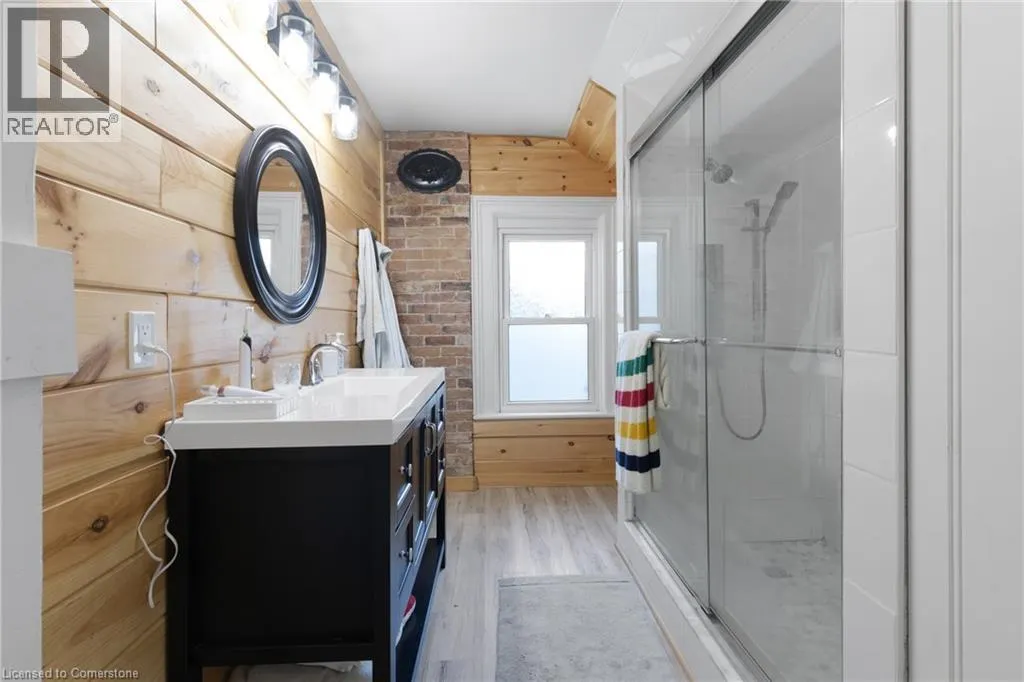 21 CHAPMAN Street W