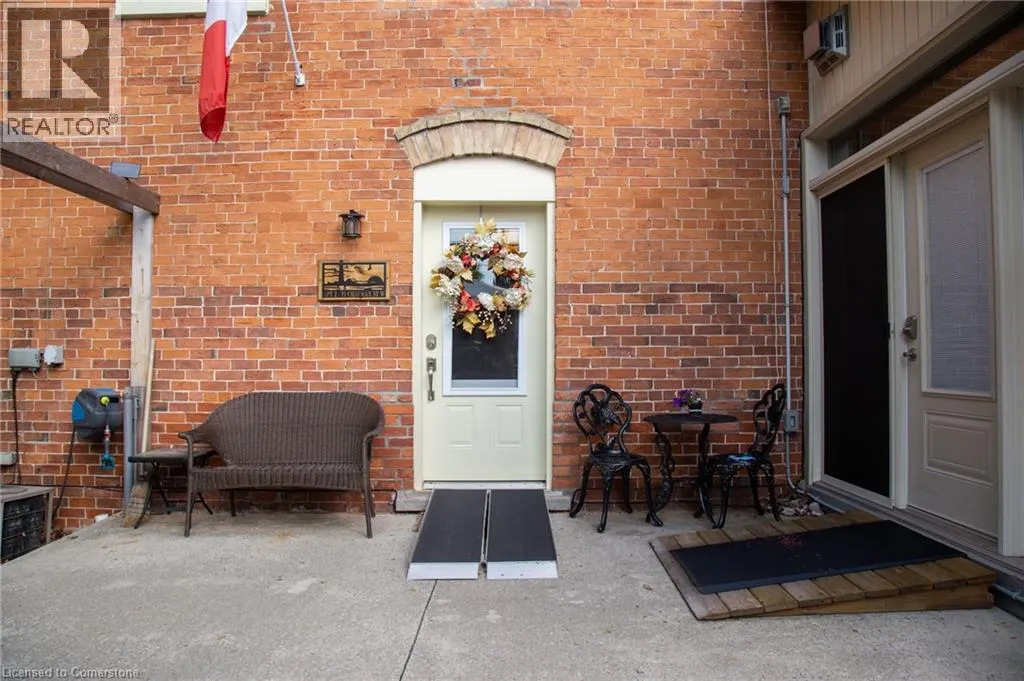 21 CHAPMAN Street W